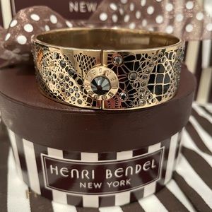 ✨HENRI BENDEL CUFF✨